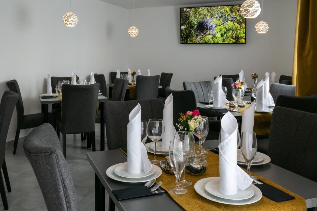 Wellness Hotel Edelweiss Liberec Exteriör bild