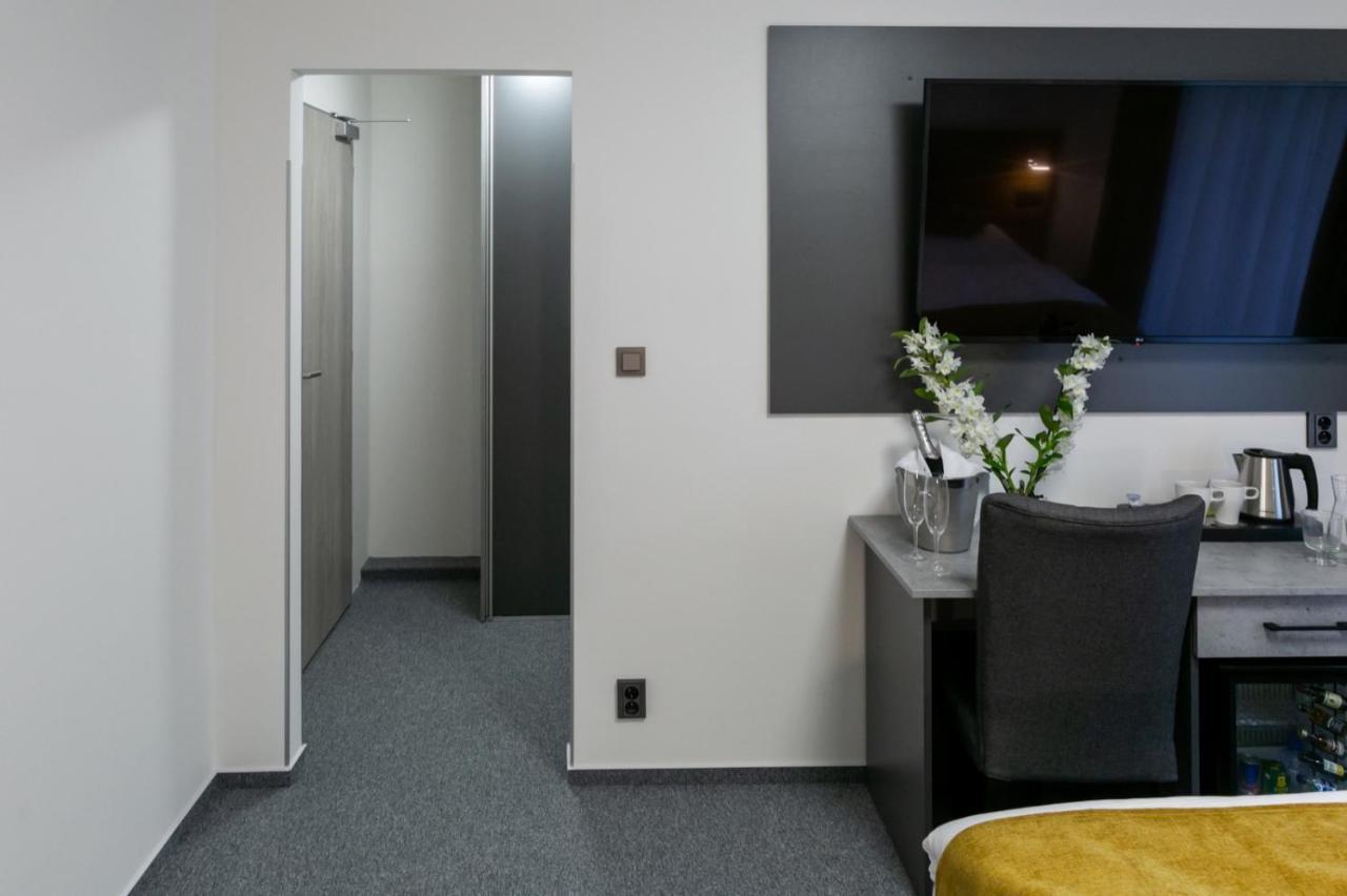Wellness Hotel Edelweiss Liberec Exteriör bild
