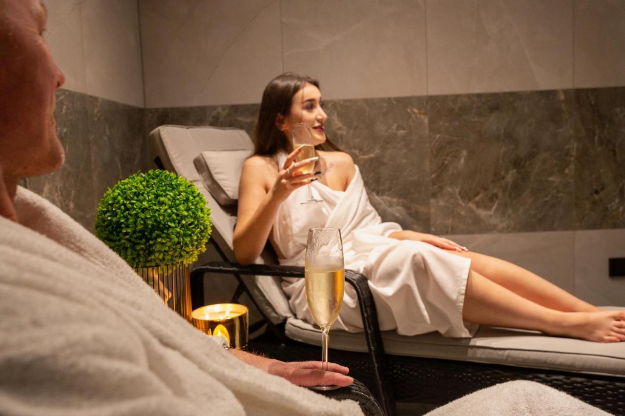 Wellness Hotel Edelweiss Liberec Exteriör bild